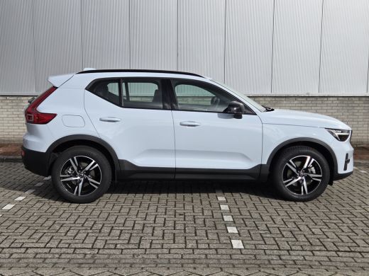 Volvo  XC40 B4 Plus Dark | HarmanKardon | Keyless | Elek. Stoel + Geheugen | ActivLease financial lease
