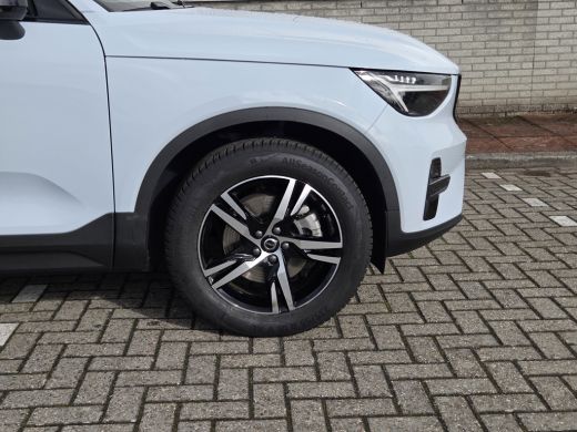 Volvo  XC40 B4 Plus Dark | HarmanKardon | Keyless | Elek. Stoel + Geheugen | ActivLease financial lease
