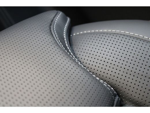Volvo  XC90 T8 455PK Ultra Bright | Luchtvering | Trekhaak | Getint Glas | 360 | B&W Audio ActivLease financial lease
