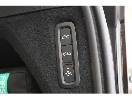 Volvo  XC90 T8 455PK Ultra Dark | 360 | B&W Audio | Trekhaak | Gelam Glas | Luchtvering ActivLease financial lease