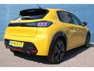 Peugeot 208 1.2 PureTech GT Pack | Achterbank in delen neerklapbaar | Achteruitrijcamera | Airco (automatisch)