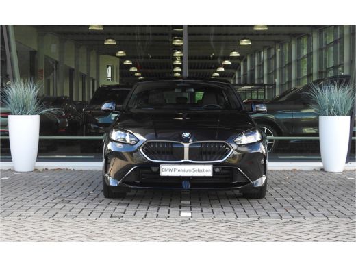 BMW 1 Serie 120 M Sport Automaat / Sportstoelen / Achteruitrijcamera / M Adaptief onderstel / Comfort Access ... ActivLease financial lease