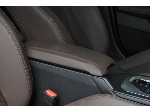 BMW 1 Serie 120 M Sport Automaat / Sportstoelen / Achteruitrijcamera / M Adaptief onderstel / Comfort Access ... ActivLease financial lease