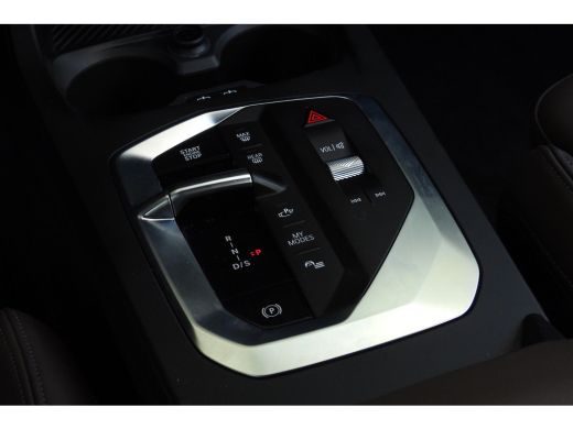 BMW 1 Serie 120 M Sport Automaat / Sportstoelen / Achteruitrijcamera / M Adaptief onderstel / Comfort Access ... ActivLease financial lease