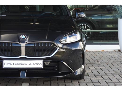 BMW 1 Serie 120 M Sport Automaat / Sportstoelen / Achteruitrijcamera / M Adaptief onderstel / Comfort Access ... ActivLease financial lease