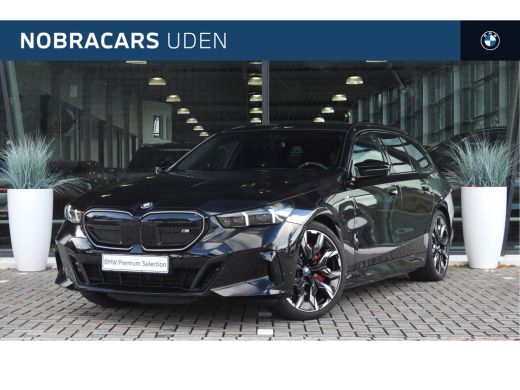 BMW i5 M60 xDrive M Sport / Panoramadak / Adaptief onderstel / Stoelventilatie / Parking Assistant Profe... BMW i5 M60 xDrive M Sport / Panoramadak / Adaptief onderstel / Stoelventilatie / Parking Assistant Profe...