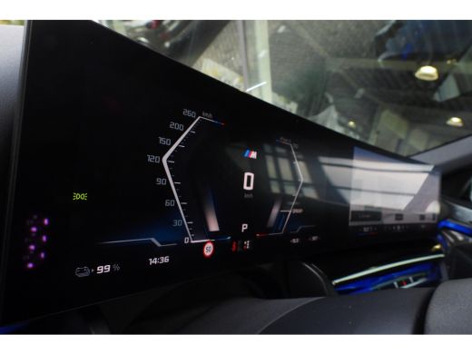 BMW i5 M60 xDrive M Sport / Panoramadak / Adaptief onderstel / Stoelventilatie / Parking Assistant Profe... ActivLease financial lease