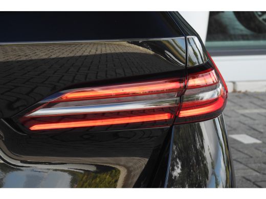 BMW i5 M60 xDrive M Sport / Panoramadak / Adaptief onderstel / Stoelventilatie / Parking Assistant Profe... ActivLease financial lease
