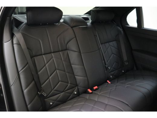 BMW i7 eDrive50 M Sport / Panoramadak / Massagefunctie / Stoelventilatie / Parking Assistant Professiona... ActivLease financial lease