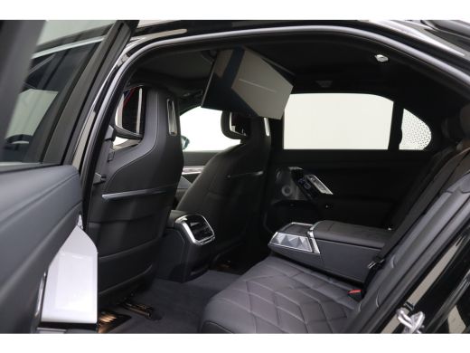 BMW i7 eDrive50 M Sport / Panoramadak / Massagefunctie / Stoelventilatie / Parking Assistant Professiona... ActivLease financial lease