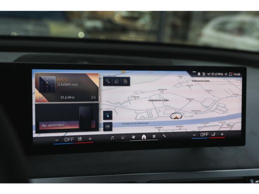 BMW iX xDrive60 M Sport / Panoramadak / Trekhaak / Soft-Close / Stoelventilatie / Adaptief onderstel / B... ActivLease financial lease