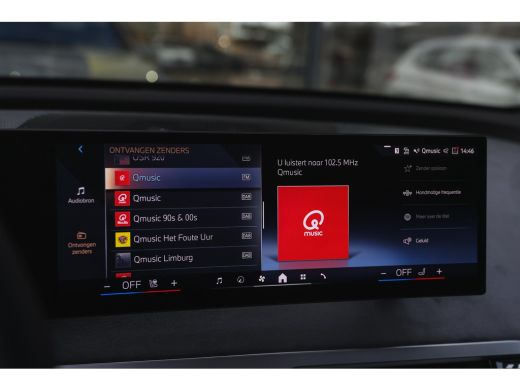 BMW iX xDrive60 M Sport / Panoramadak / Trekhaak / Soft-Close / Stoelventilatie / Adaptief onderstel / B... ActivLease financial lease