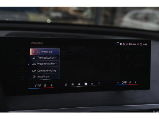 BMW iX xDrive60 M Sport / Panoramadak / Trekhaak / Soft-Close / Stoelventilatie / Adaptief onderstel / B... ActivLease financial lease