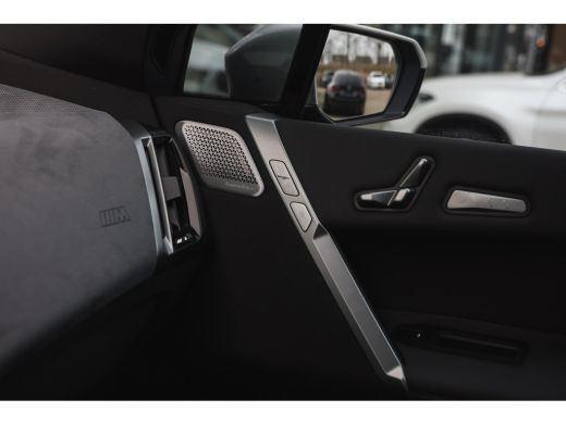 BMW iX xDrive60 M Sport / Panoramadak / Trekhaak / Soft-Close / Stoelventilatie / Adaptief onderstel / B... ActivLease financial lease