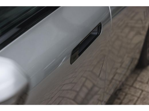 BMW iX xDrive60 M Sport / Panoramadak / Trekhaak / Soft-Close / Stoelventilatie / Adaptief onderstel / B... ActivLease financial lease