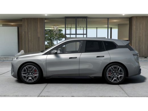BMW iX xDrive60 M Sport / Panoramadak / Trekhaak / Soft-Close / Stoelventilatie / Adaptief onderstel / B... ActivLease financial lease