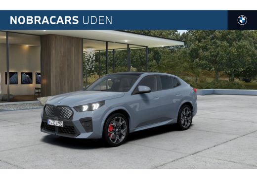 BMW iX2 eDrive20 M Sport / Panoramadak / Sportstoelen / Achteruitrijcamera / M Adaptief onderstel / Adapt... BMW iX2 eDrive20 M Sport / Panoramadak / Sportstoelen / Achteruitrijcamera / M Adaptief onderstel / Adapt...
