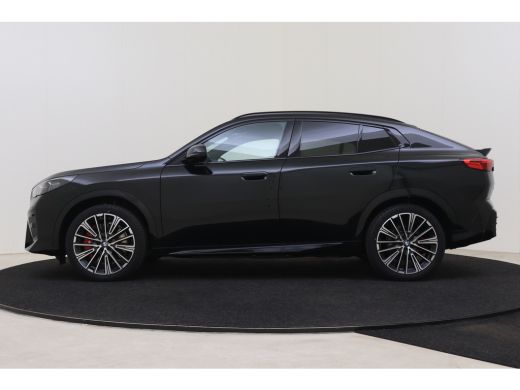 BMW iX2 eDrive20 M Sport / Panoramadak / Trekhaak / Sportstoelen / M Adaptief onderstel / Comfort Access ... ActivLease financial lease