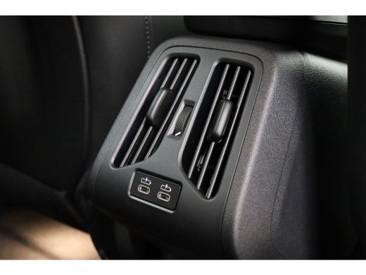 BMW iX2 eDrive20 M Sport / Panoramadak / Trekhaak / Sportstoelen / M Adaptief onderstel / Comfort Access ... ActivLease financial lease