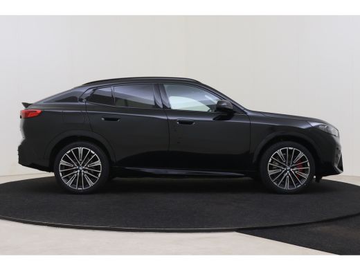 BMW iX2 eDrive20 M Sport / Panoramadak / Trekhaak / Sportstoelen / M Adaptief onderstel / Comfort Access ... ActivLease financial lease