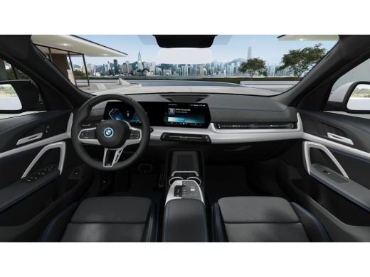 BMW iX2 eDrive20 M Sport / Trekhaak / Sportstoelen / Achteruitrijcamera / M Adaptief onderstel / Comfort ... ActivLease financial lease