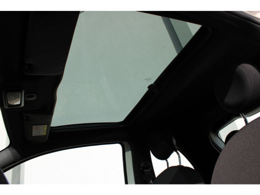Fiat 500 1.0 Hybrid Dolcevita Finale / Parkeersensoren / Panorama / Bluetooth / Airco / DAB / 15'' LMV / ActivLease financial lease