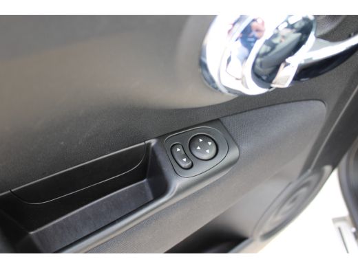 Fiat 500 1.0 Hybrid Dolcevita Finale / Parkeersensoren / Panorama / Bluetooth / Airco / DAB / 15'' LMV / ActivLease financial lease