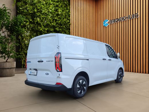 Ford E-Transit Custom 320 L1H1 Trend 65 kWh | Op voorraad! | Stoelverwarming | Fabrieksgarantie | 2300kg trekgewicht ActivLease financial lease