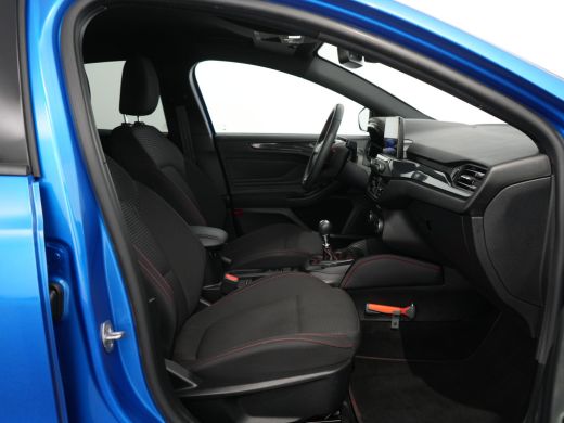 Ford Focus 1.0 EcoBoost Hybrid ST Line X Business Camera | Dode hoek | Lichtmetaal Getint glas | Navigatie |... ActivLease financial lease