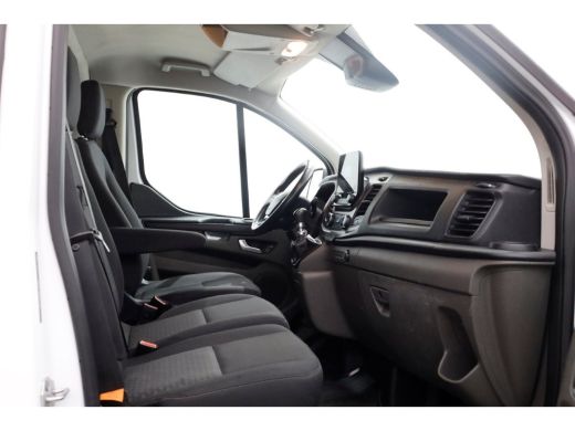 Ford Transit Custom 2.0 TDCI 130pk L2H2 Trend Navi/Camera/Trekhaak 2800kg 08-2019 ActivLease financial lease