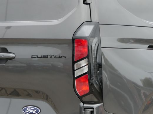 Ford Transit Custom 320 2.0 TDCI L2H1 Limited | Trekhaak | Camera | LED | Keyless | Navigatie | Stoelverwarming | Ver... ActivLease financial lease