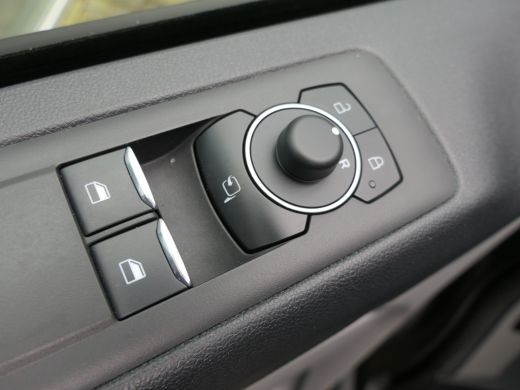 Ford Transit Custom 320 2.0 TDCI L2H1 Limited | Trekhaak | Camera | LED | Keyless | Navigatie | Stoelverwarming | Ver... ActivLease financial lease