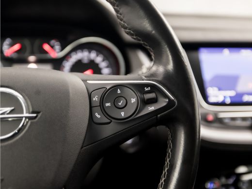 Opel Grandland X 1.2 Turbo Sport (APPLE CARPLAY, GROOT NAVI, LEDER, CLIMATE, SPORTSTOELEN, KEYLESS, LANE ASSIST, P... ActivLease financial lease