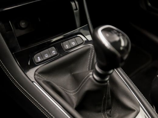 Opel Grandland X 1.2 Turbo Sport (APPLE CARPLAY, GROOT NAVI, LEDER, CLIMATE, SPORTSTOELEN, KEYLESS, LANE ASSIST, P... ActivLease financial lease