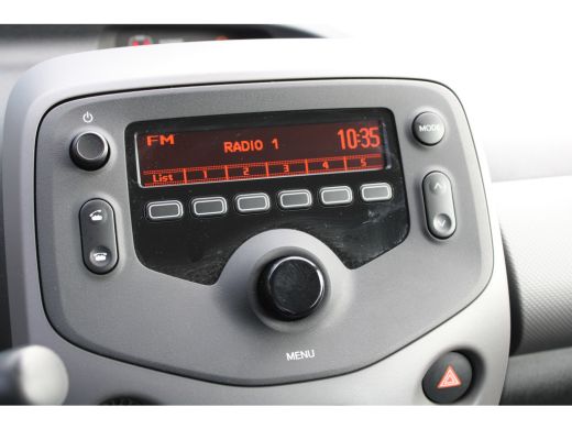 Peugeot 108 1.0 e-VTi Active | Achterbank in delen neerklapbaar | Airco | Alarm klasse 1(startblokkering) ActivLease financial lease