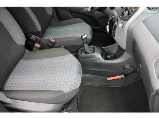 Peugeot 108 1.0 e-VTi Active | Achterbank in delen neerklapbaar | Airco | Alarm klasse 1(startblokkering) ActivLease financial lease