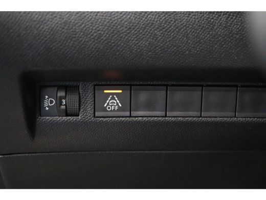 Peugeot 2008 1.2 PureTech Allure Pack | Achterbank in delen neerklapbaar | Achteruitrijcamera | Airco (automat... ActivLease financial lease