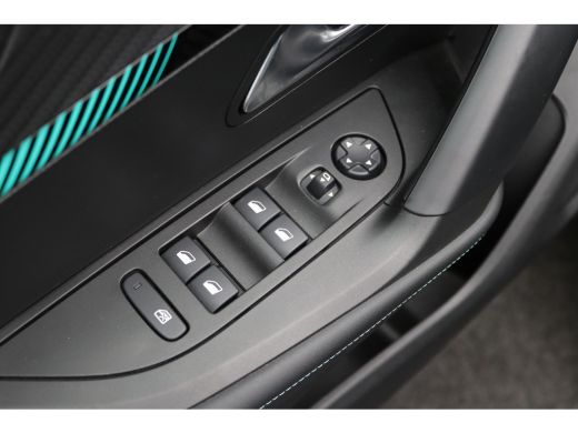 Peugeot 2008 1.2 PureTech Allure Pack | Achterbank in delen neerklapbaar | Achteruitrijcamera | Airco (automat... ActivLease financial lease