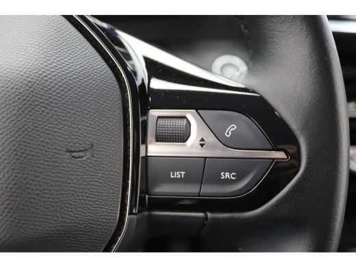 Peugeot 2008 1.2 PureTech Allure Pack | Achterbank in delen neerklapbaar | Achteruitrijcamera | Airco (automat... ActivLease financial lease