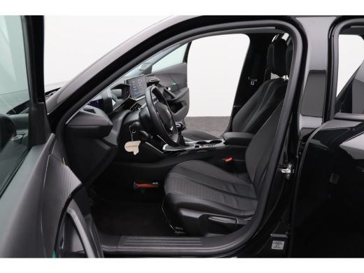 Peugeot 2008 1.2 PureTech Allure Pack | Achterbank in delen neerklapbaar | Achteruitrijcamera | Airco (automat... ActivLease financial lease
