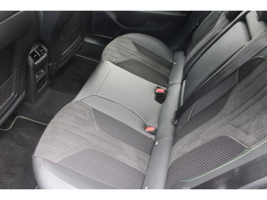 Peugeot 408 1.2 Hybrid 136 e-DCS6 GT | Achterbank in delen neerklapbaar | Achteruitrijcamera | Alarm klasse 1... ActivLease financial lease