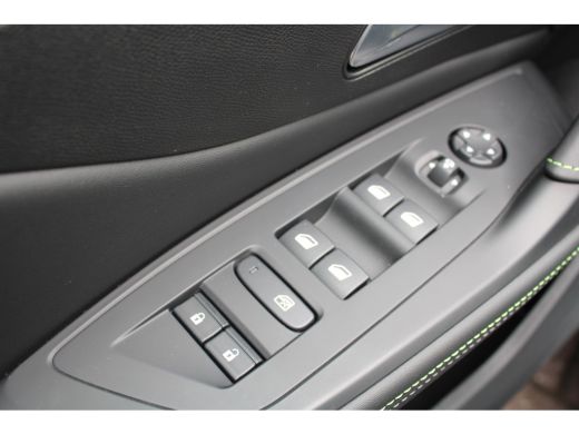 Peugeot 408 1.2 Hybrid 136 e-DCS6 GT | Achterbank in delen neerklapbaar | Achteruitrijcamera | Alarm klasse 1... ActivLease financial lease