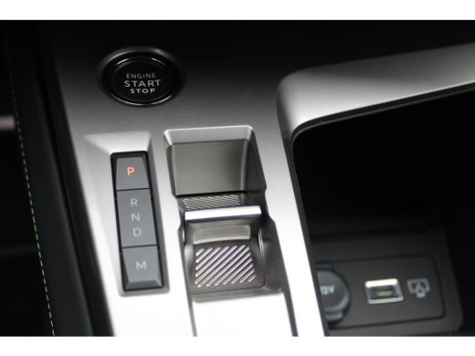 Peugeot 408 1.2 Hybrid 136 e-DCS6 GT | Achterbank in delen neerklapbaar | Achteruitrijcamera | Alarm klasse 1... ActivLease financial lease