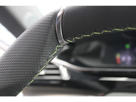 Peugeot 408 1.2 Hybrid 136 e-DCS6 GT | Achterbank in delen neerklapbaar | Achteruitrijcamera | Alarm klasse 1... ActivLease financial lease