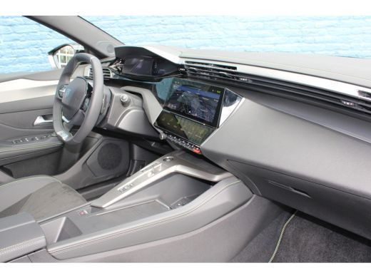 Peugeot 408 1.2 Hybrid 136 e-DCS6 GT | Achterbank in delen neerklapbaar | Achteruitrijcamera | Alarm klasse 1... ActivLease financial lease