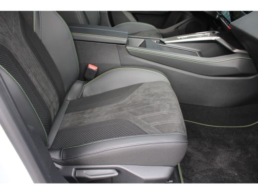 Peugeot 408 1.2 Hybrid 136 e-DCS6 GT | Achterbank in delen neerklapbaar | Achteruitrijcamera | Alarm klasse 1... ActivLease financial lease