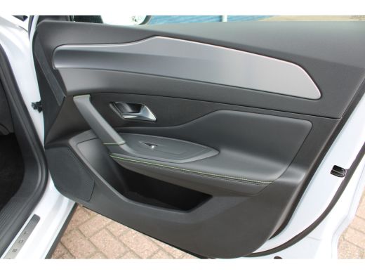 Peugeot 408 1.2 Hybrid 136 e-DCS6 GT | Achterbank in delen neerklapbaar | Achteruitrijcamera | Alarm klasse 1... ActivLease financial lease