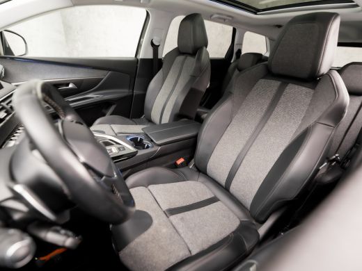Peugeot 5008 1.2 PureTech Deluxe 7 Persoons Automaat (PANORAMADAK, APPLE CARPLAY, MEMORY SEATS, LEDER, STOELVE... ActivLease financial lease