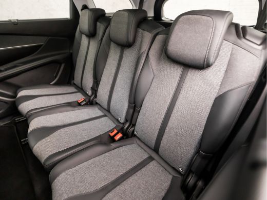 Peugeot 5008 1.2 PureTech Deluxe 7 Persoons Automaat (PANORAMADAK, APPLE CARPLAY, MEMORY SEATS, LEDER, STOELVE... ActivLease financial lease