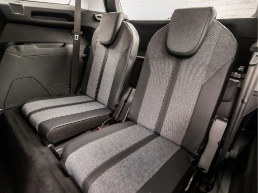 Peugeot 5008 1.2 PureTech Deluxe 7 Persoons Automaat (PANORAMADAK, APPLE CARPLAY, MEMORY SEATS, LEDER, STOELVE... ActivLease financial lease